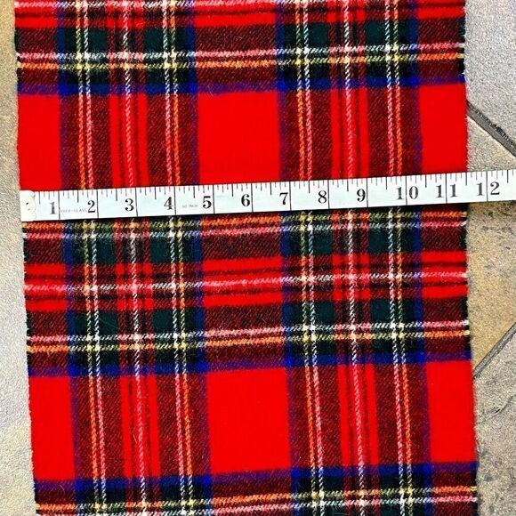 Johnston of Elgin The Scotch House Plaid Lambswool Scarf - Picture 3 of 5